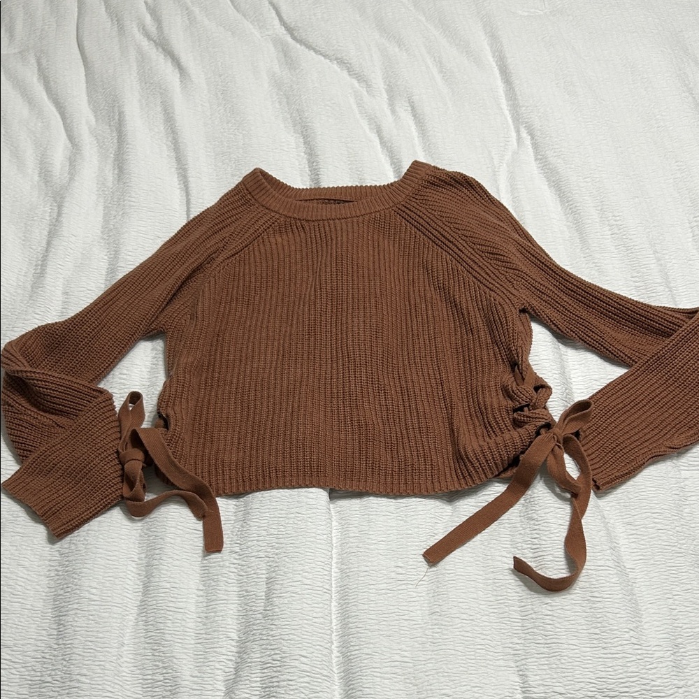 Medium Moon and Madison Cropped Knit Sweater with Side Ties Bows Brown